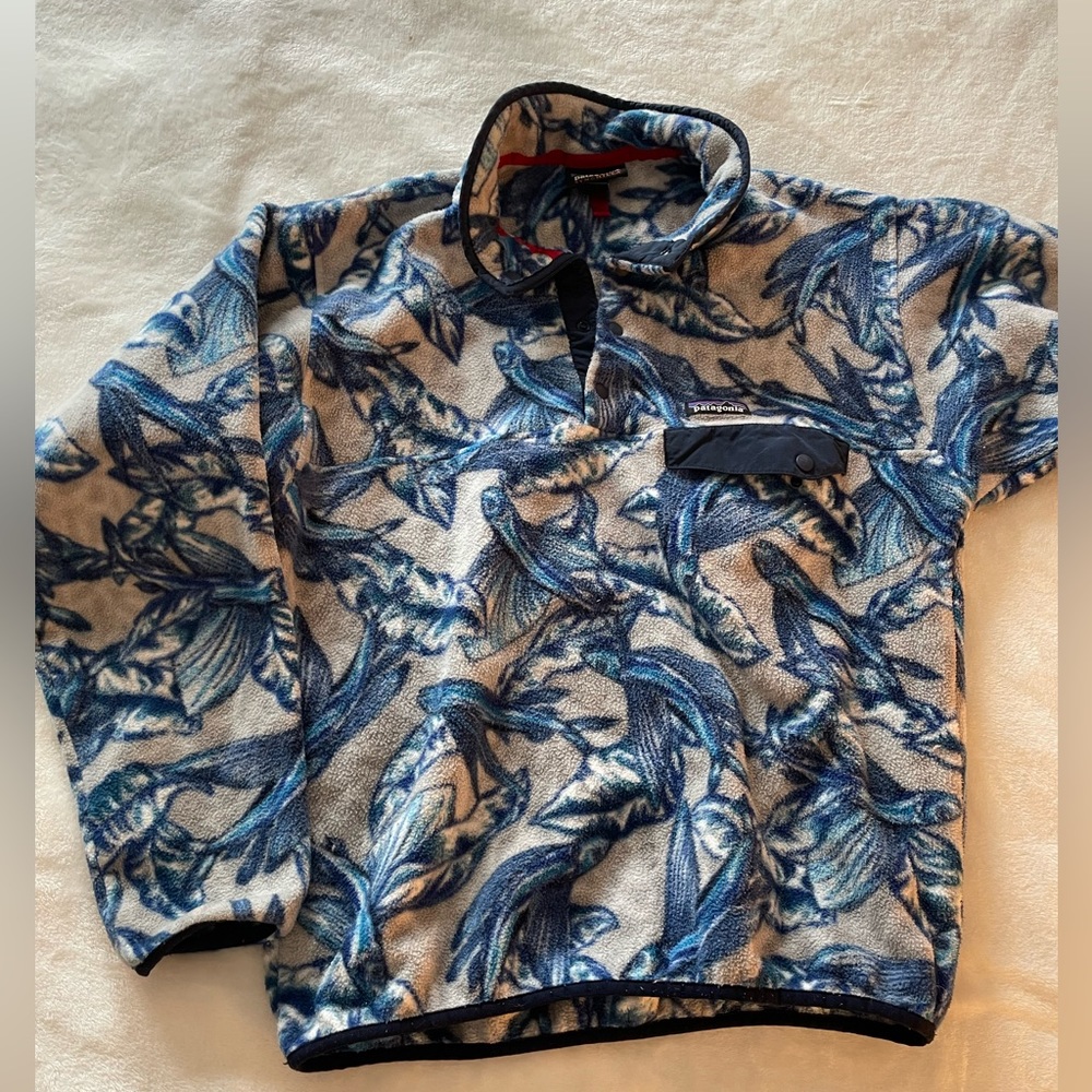 Blue fish Patagonia fleece